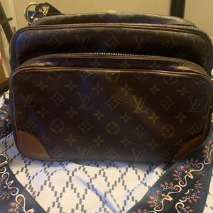 Vintage Louis Vuitton Nile Messenger